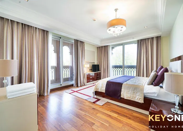 Grandeur Living 2Br Plus Maid With Beach Access