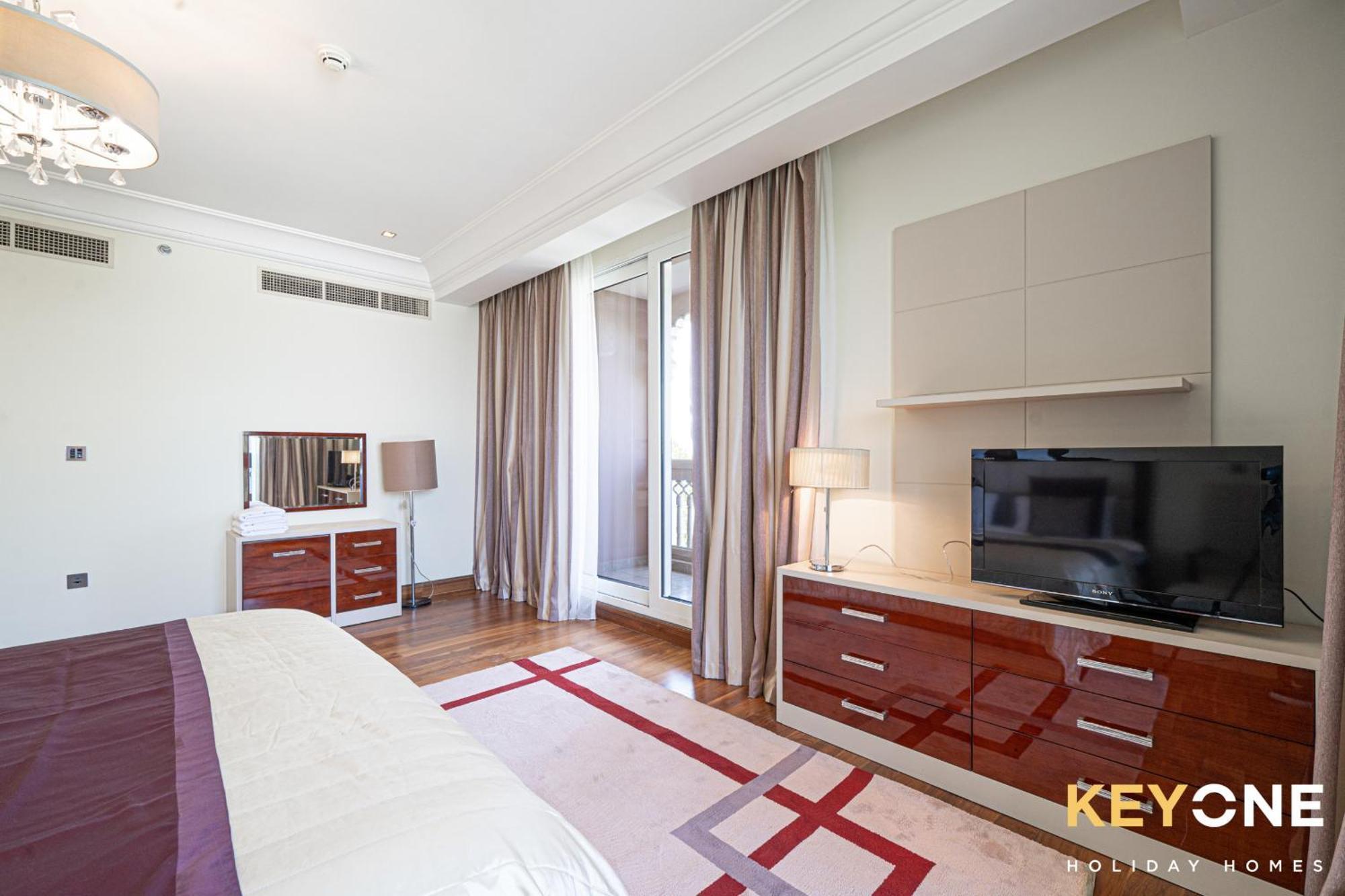 Grandeur Living 2Br Plus Maid With Beach Access Apartment