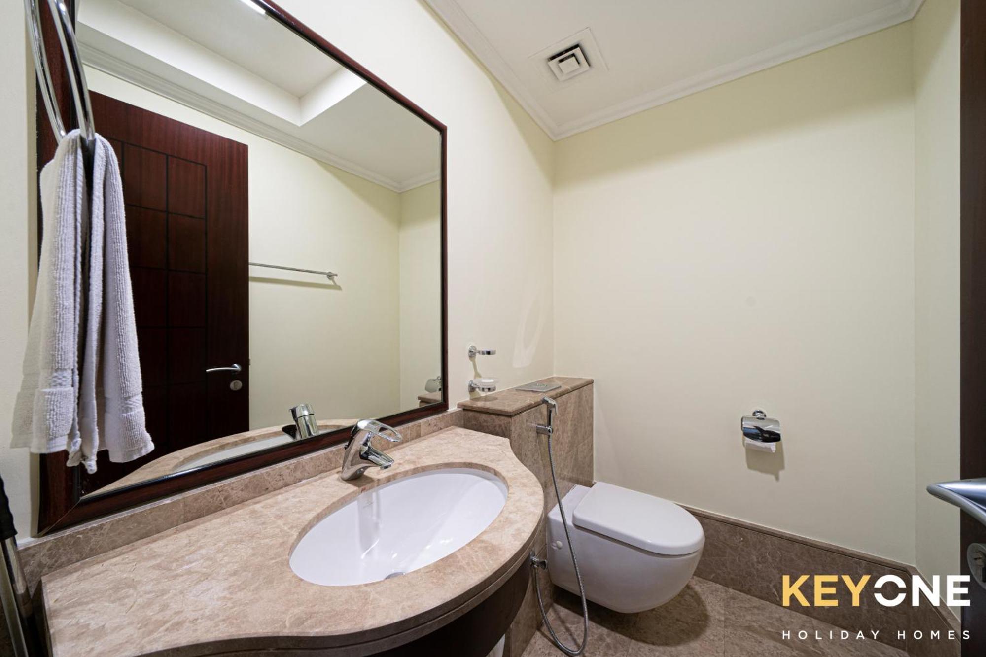 Grandeur Living 2Br Plus Maid With Beach Access