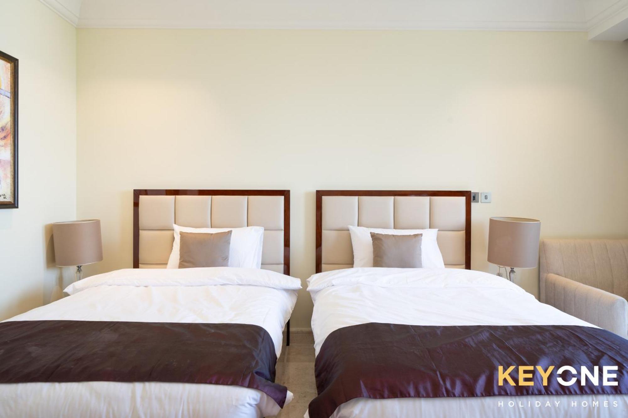 Grandeur Living 2Br Plus Maid With Beach Access Apartment
