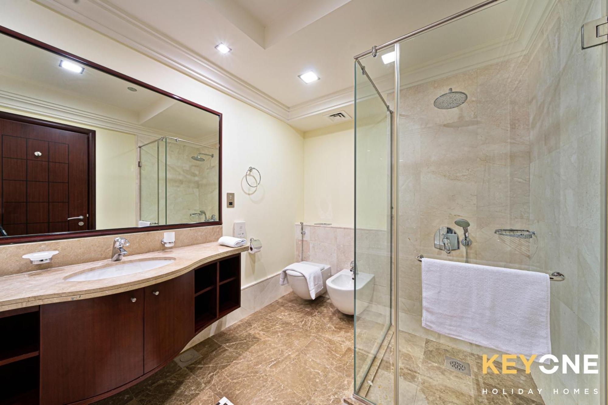 Apartment Grandeur Living 2Br Plus Maid With Beach Access